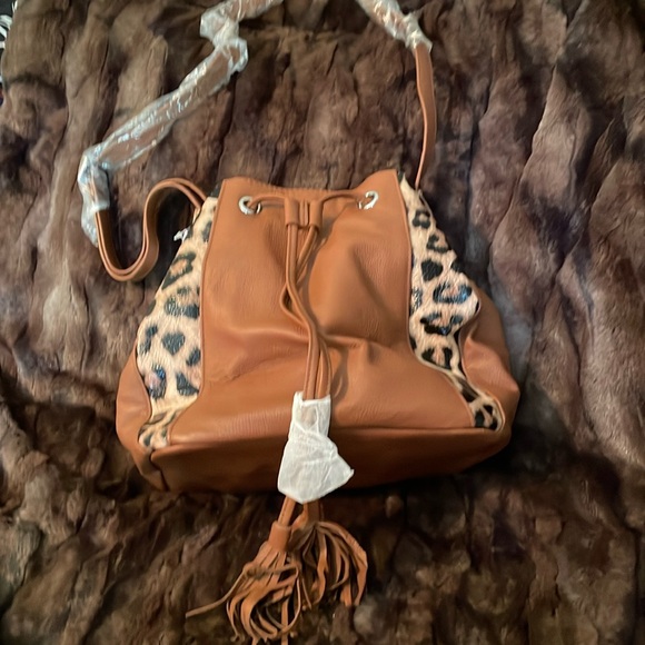 NWT Leather Danier crossbody bag - Picture 1 of 7